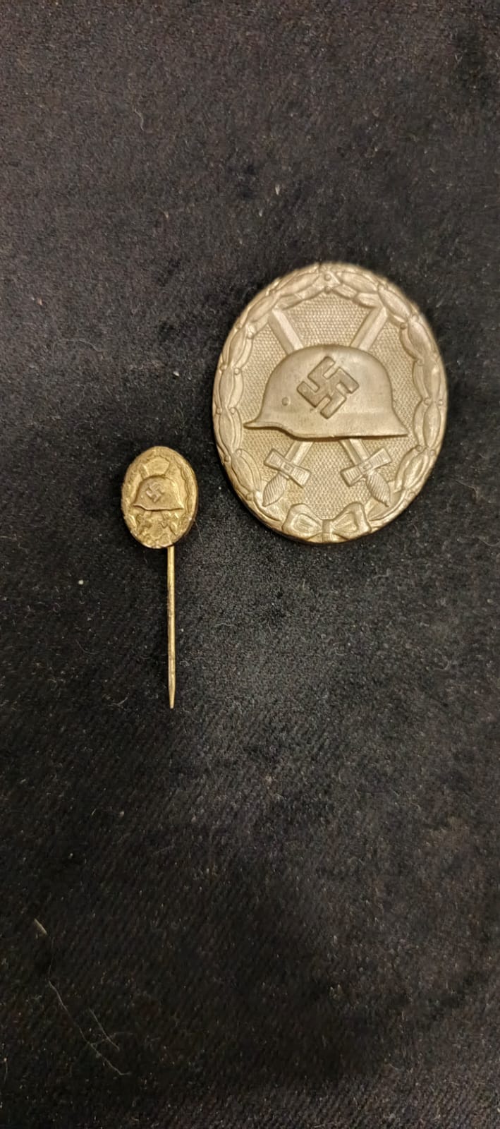 Goldenes Verwundetenabzeichen – unsigniert „30“ + Miniatur