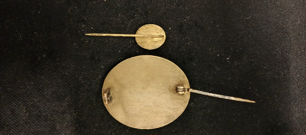 Goldenes Verwundetenabzeichen – unsigniert „30“ + Miniatur