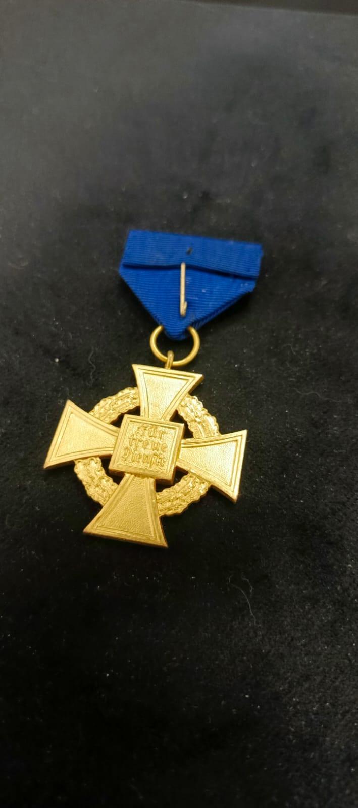 Kreuz für 40 Jahre Dienst