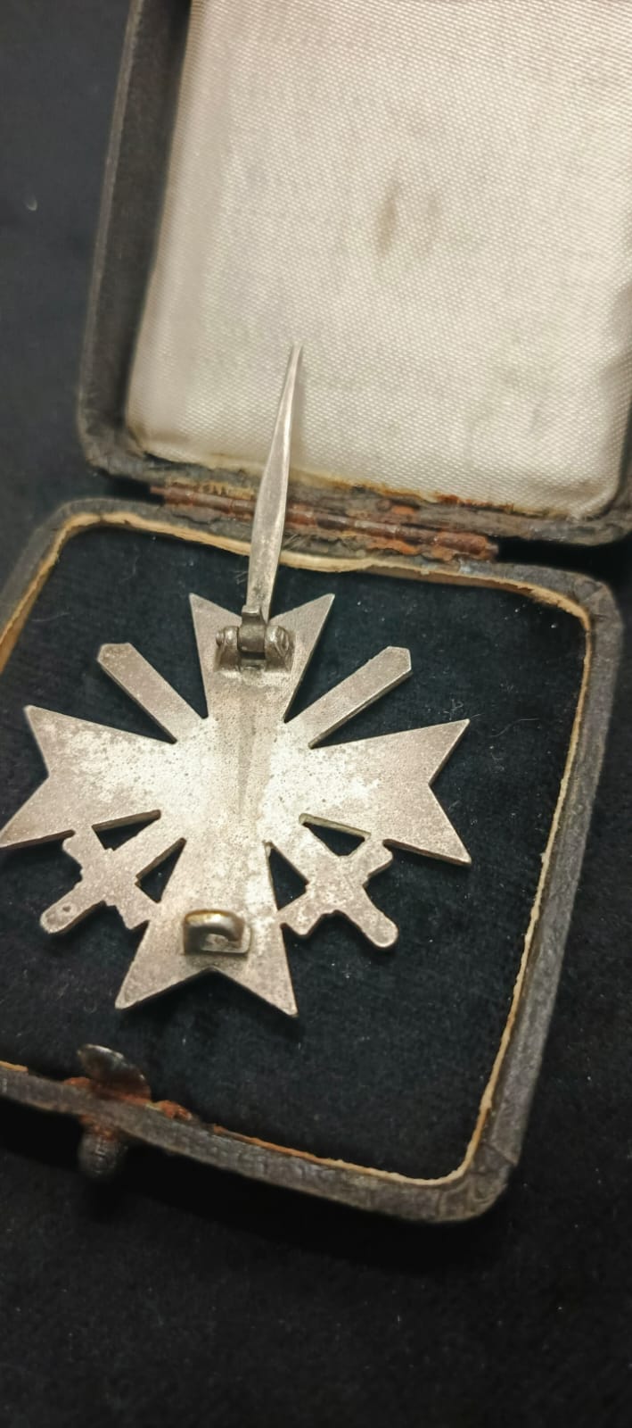 KVK-Kreuz 1. Klasse, mit der Aufschrift „65“ in einem Etui