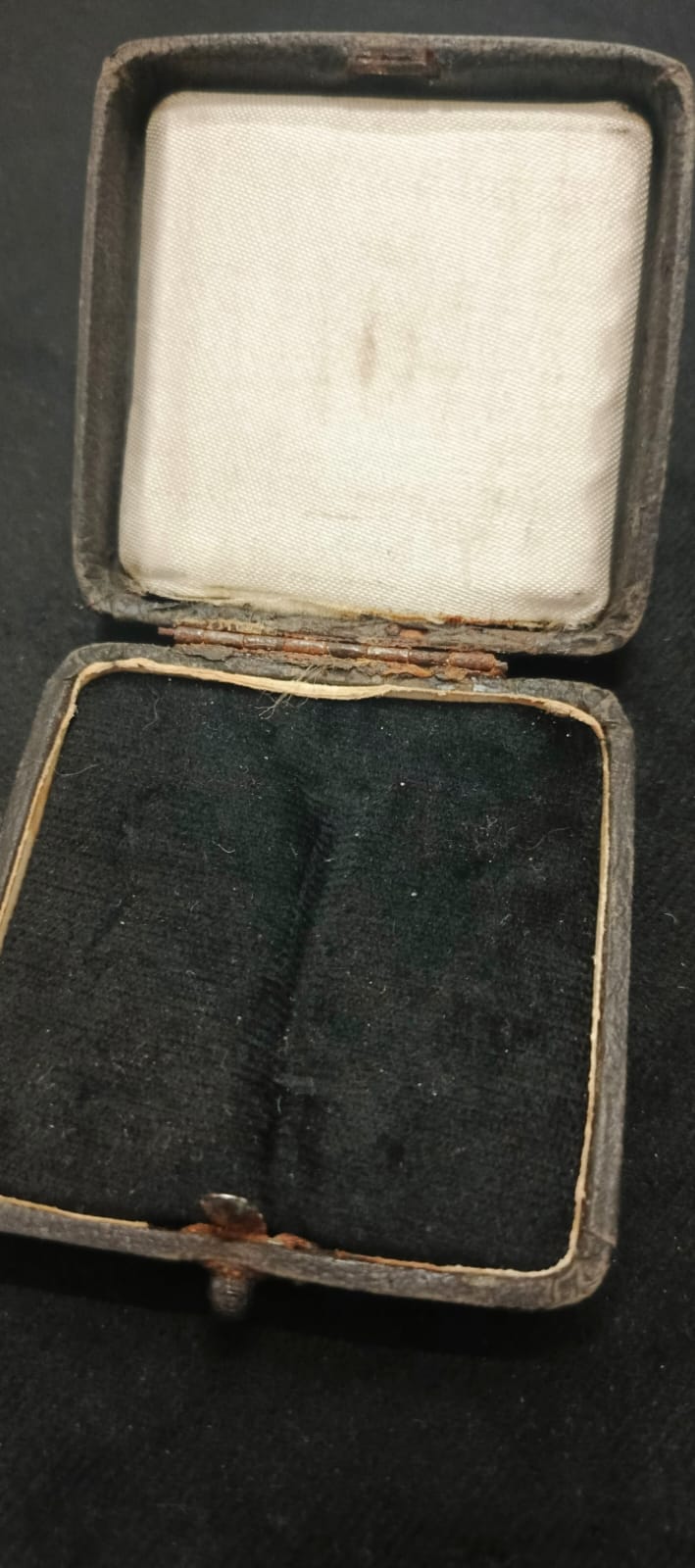 KVK-Kreuz 1. Klasse, mit der Aufschrift „65“ in einem Etui