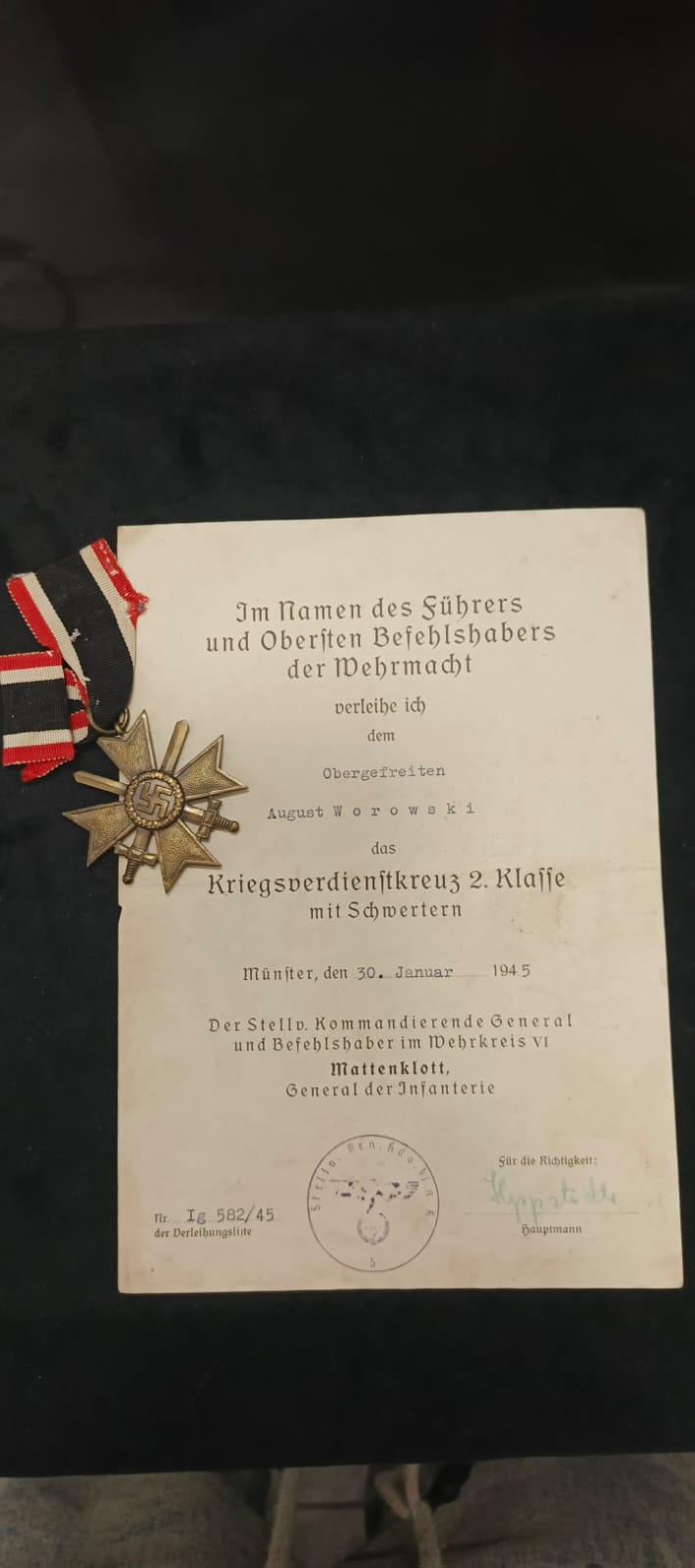 Krzyż kvk z mieczami 2 klasy, sygnowany (8?)z nadaniem na Polskie nazwisko z 1945r!