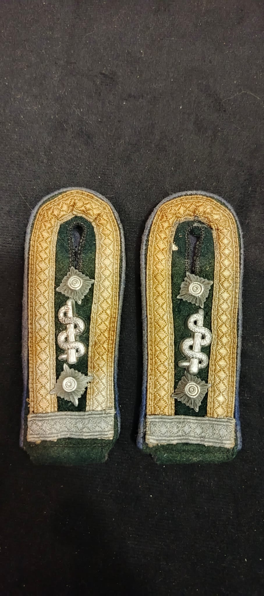 Wehrmacht non-commissioned officer's shoulder boards.